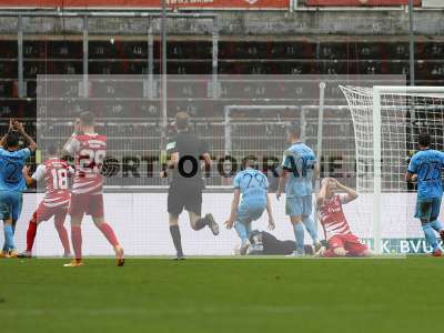 Fotos von FC Würzburger Kickers - VfL Bochum auf sportfotografie.de