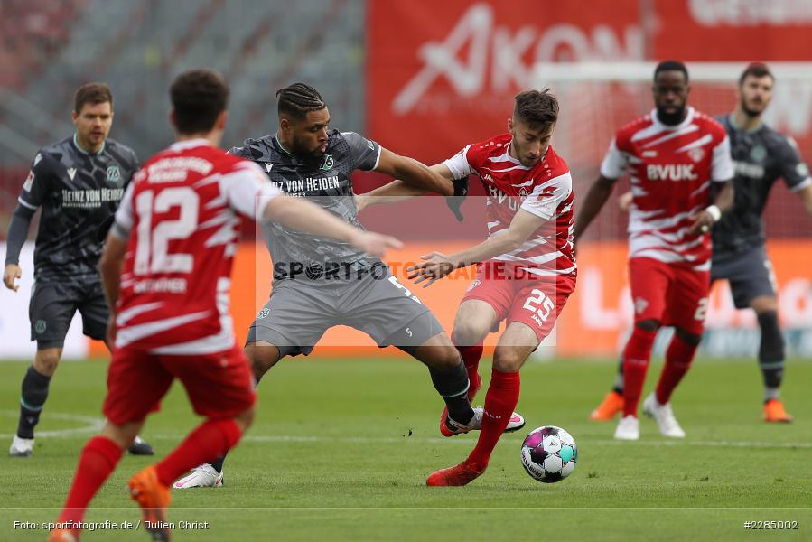 Simon Falette, Dominik Meisel, FLYERALARM Arena, Würzburg, 22.11.2020, DFL, sport, action, Fussball, Deutschland, November 2020, Saison 2020/2021, 2. Bundesliga, Hannover 96, FC Würzburger Kickers - Bild-ID: 2285002