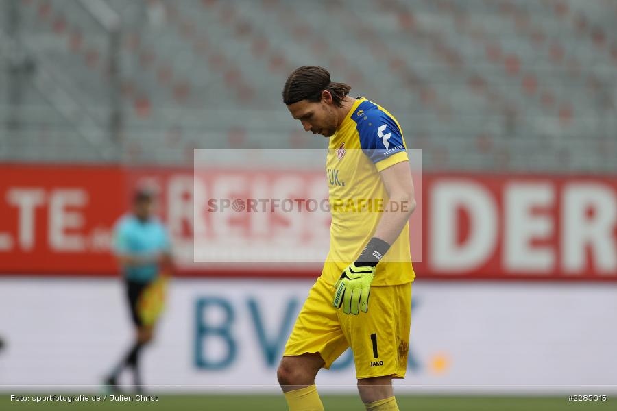 enttäuscht, Fabian Giefer, FLYERALARM Arena, Würzburg, 22.11.2020, DFL, sport, action, Fussball, Deutschland, November 2020, Saison 2020/2021, 2. Bundesliga, Hannover 96, FC Würzburger Kickers - Bild-ID: 2285013