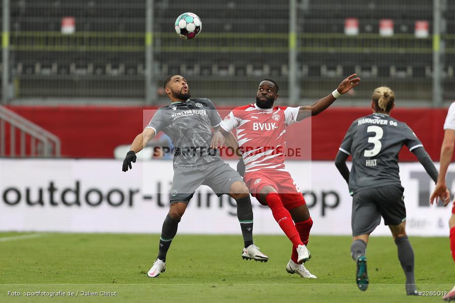 Ridge Munsy, Simon Falette, FLYERALARM Arena, Würzburg, 22.11.2020, DFL, sport, action, Fussball, Deutschland, November 2020, Saison 2020/2021, 2. Bundesliga, Hannover 96, FC Würzburger Kickers - Bild-ID: 2285019 Ridge Munsy, Simon Falette, FLYERALARM Arena, Würzburg, 22.11.2020, DFL, sport, action, Fussball, Deutschland, November 2020, Saison 2020/2021, 2. Bundesliga, Hannover 96, FC Würzburger Kickers - Bild-ID: 2285019