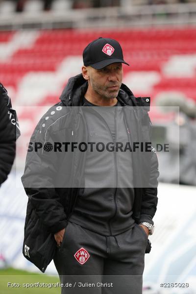 Trainer, Bedient, Bernhard Trares, FLYERALARM Arena, Würzburg, 22.11.2020, DFL, sport, action, Fussball, Deutschland, November 2020, Saison 2020/2021, 2. Bundesliga, Hannover 96, FC Würzburger Kickers - Bild-ID: 2285028 Trainer, Bedient, Bernhard Trares, FLYERALARM Arena, Würzburg, 22.11.2020, DFL, sport, action, Fussball, Deutschland, November 2020, Saison 2020/2021, 2. Bundesliga, Hannover 96, FC Würzburger Kickers - Bild-ID: 2285028