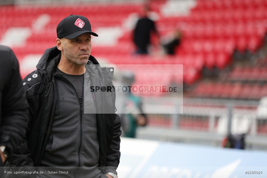 Trainer, Bedient, Bernhard Trares, FLYERALARM Arena, Würzburg, 22.11.2020, DFL, sport, action, Fussball, Deutschland, November 2020, Saison 2020/2021, 2. Bundesliga, Hannover 96, FC Würzburger Kickers - Bild-ID: 2285029 Trainer, Bedient, Bernhard Trares, FLYERALARM Arena, Würzburg, 22.11.2020, DFL, sport, action, Fussball, Deutschland, November 2020, Saison 2020/2021, 2. Bundesliga, Hannover 96, FC Würzburger Kickers - Bild-ID: 2285029