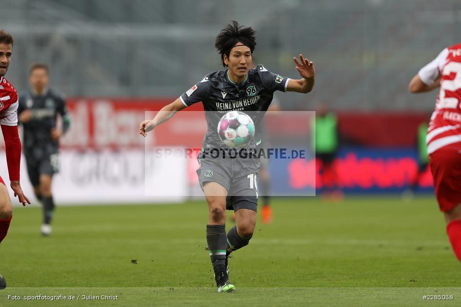 Ball, Genki Haraguchi, FLYERALARM Arena, Würzburg, 22.11.2020, DFL, sport, action, Fussball, Deutschland, November 2020, Saison 2020/2021, 2. Bundesliga, Hannover 96, FC Würzburger Kickers - Bild-ID: 2285038 Ball, Genki Haraguchi, FLYERALARM Arena, Würzburg, 22.11.2020, DFL, sport, action, Fussball, Deutschland, November 2020, Saison 2020/2021, 2. Bundesliga, Hannover 96, FC Würzburger Kickers - Bild-ID: 2285038