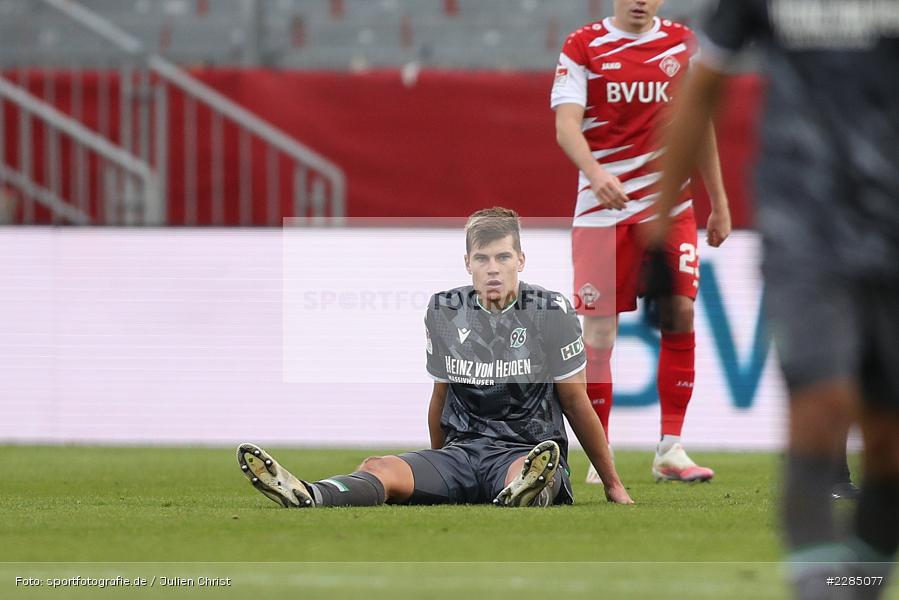 enttäuscht, Jaka Bijol, FLYERALARM Arena, Würzburg, 22.11.2020, DFL, sport, action, Fussball, Deutschland, November 2020, Saison 2020/2021, 2. Bundesliga, Hannover 96, FC Würzburger Kickers - Bild-ID: 2285077