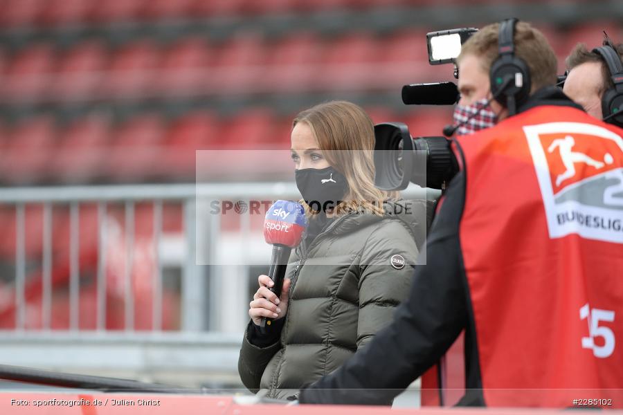 Interview, sky sport, Moderatorin, Nele Schenker, FLYERALARM Arena, Würzburg, 22.11.2020, DFL, sport, action, Fussball, Deutschland, November 2020, Saison 2020/2021, 2. Bundesliga, Hannover 96, FC Würzburger Kickers - Bild-ID: 2285102 Interview, sky sport, Moderatorin, Nele Schenker, FLYERALARM Arena, Würzburg, 22.11.2020, DFL, sport, action, Fussball, Deutschland, November 2020, Saison 2020/2021, 2. Bundesliga, Hannover 96, FC Würzburger Kickers - Bild-ID: 2285102