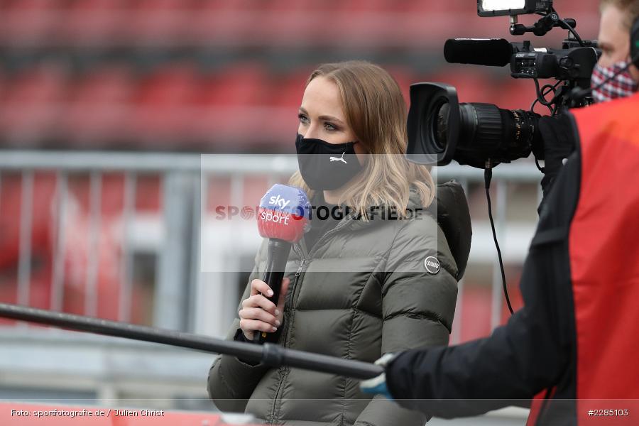 Interview, sky sport, Moderatorin, Nele Schenker, FLYERALARM Arena, Würzburg, 22.11.2020, DFL, sport, action, Fussball, Deutschland, November 2020, Saison 2020/2021, 2. Bundesliga, Hannover 96, FC Würzburger Kickers - Bild-ID: 2285103 Interview, sky sport, Moderatorin, Nele Schenker, FLYERALARM Arena, Würzburg, 22.11.2020, DFL, sport, action, Fussball, Deutschland, November 2020, Saison 2020/2021, 2. Bundesliga, Hannover 96, FC Würzburger Kickers - Bild-ID: 2285103