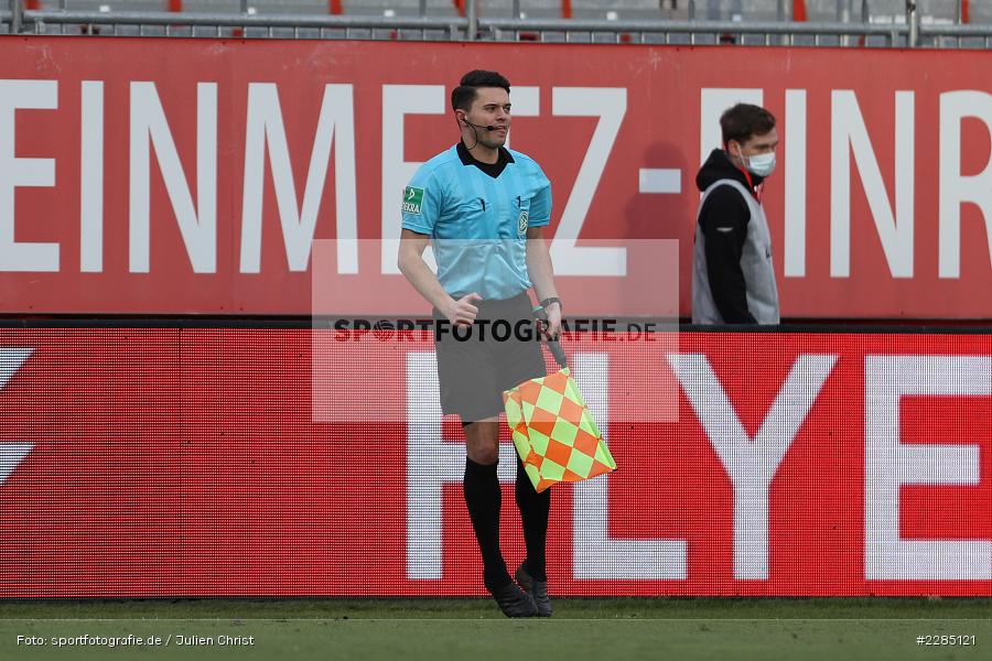 Assistent, Schiedsrichter, Roman Potemkin, FLYERALARM Arena, Würzburg, 22.11.2020, DFL, sport, action, Fussball, Deutschland, November 2020, Saison 2020/2021, 2. Bundesliga, Hannover 96, FC Würzburger Kickers - Bild-ID: 2285121 Assistent, Schiedsrichter, Roman Potemkin, FLYERALARM Arena, Würzburg, 22.11.2020, DFL, sport, action, Fussball, Deutschland, November 2020, Saison 2020/2021, 2. Bundesliga, Hannover 96, FC Würzburger Kickers - Bild-ID: 2285121