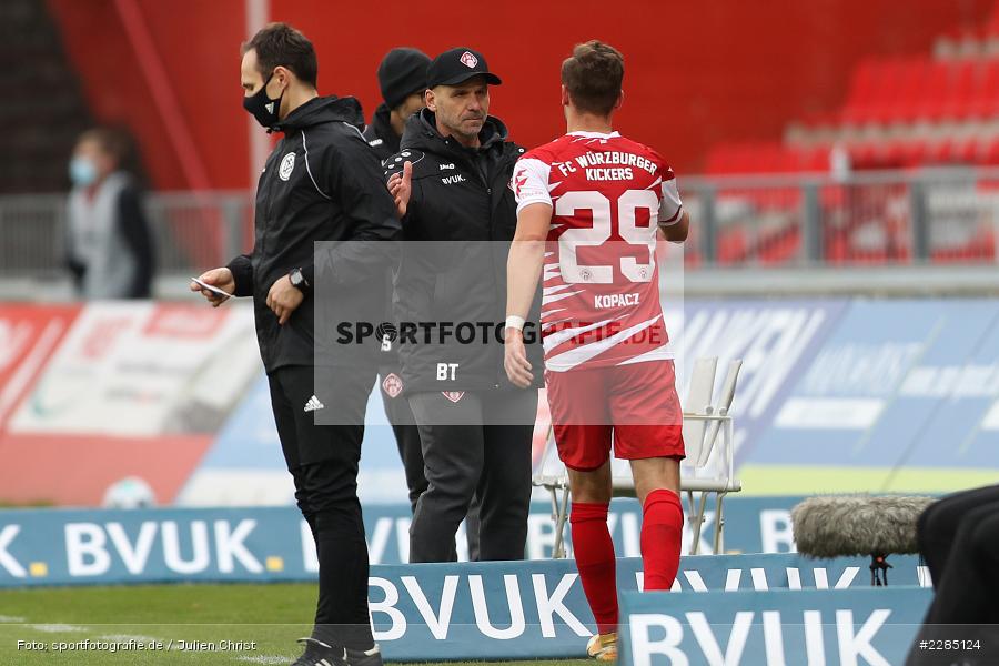 Danke, Abklatschen, David Kopacz, Bernhard Trares, FLYERALARM Arena, Würzburg, 22.11.2020, DFL, sport, action, Fussball, Deutschland, November 2020, Saison 2020/2021, 2. Bundesliga, Hannover 96, FC Würzburger Kickers - Bild-ID: 2285124 Danke, Abklatschen, David Kopacz, Bernhard Trares, FLYERALARM Arena, Würzburg, 22.11.2020, DFL, sport, action, Fussball, Deutschland, November 2020, Saison 2020/2021, 2. Bundesliga, Hannover 96, FC Würzburger Kickers - Bild-ID: 2285124