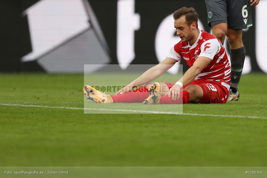 am Boden, David Kopacz, FLYERALARM Arena, Würzburg, 22.11.2020, DFL, sport, action, Fussball, Deutschland, November 2020, Saison 2020/2021, 2. Bundesliga, Hannover 96, FC Würzburger Kickers - Bild-ID: 2285136 am Boden, David Kopacz, FLYERALARM Arena, Würzburg, 22.11.2020, DFL, sport, action, Fussball, Deutschland, November 2020, Saison 2020/2021, 2. Bundesliga, Hannover 96, FC Würzburger Kickers - Bild-ID: 2285136