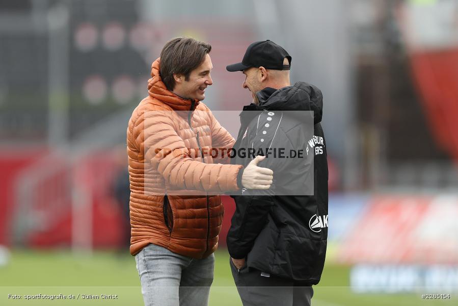 Begrüßung, Handschlag, Bernhard Trares, Gerhard Zuber, FLYERALARM Arena, Würzburg, 22.11.2020, DFL, sport, action, Fussball, Deutschland, November 2020, Saison 2020/2021, 2. Bundesliga, Hannover 96, FC Würzburger Kickers - Bild-ID: 2285154 Begrüßung, Handschlag, Bernhard Trares, Gerhard Zuber, FLYERALARM Arena, Würzburg, 22.11.2020, DFL, sport, action, Fussball, Deutschland, November 2020, Saison 2020/2021, 2. Bundesliga, Hannover 96, FC Würzburger Kickers - Bild-ID: 2285154