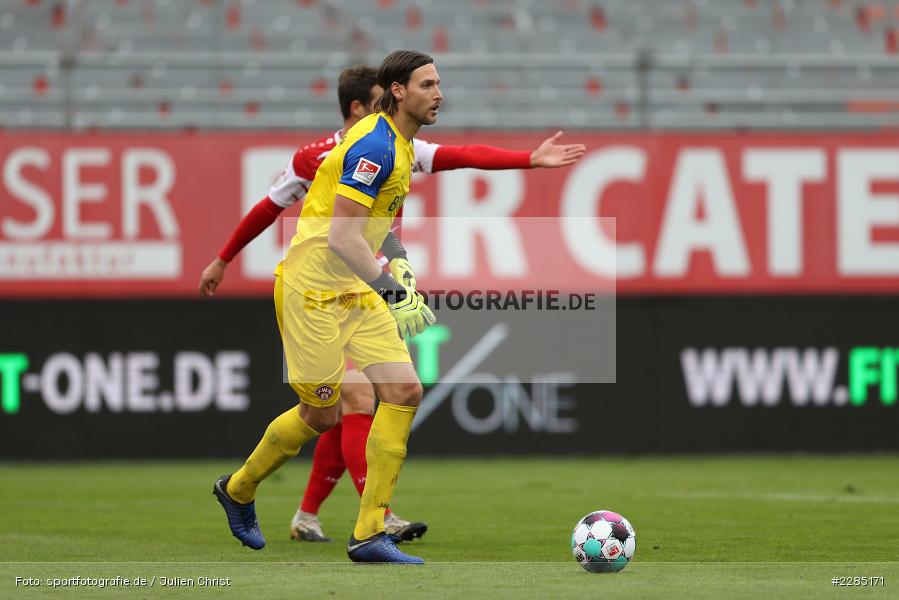 Fabian Giefer, FLYERALARM Arena, Würzburg, 22.11.2020, DFL, sport, action, Fussball, Deutschland, November 2020, Saison 2020/2021, 2. Bundesliga, Hannover 96, FC Würzburger Kickers - Bild-ID: 2285171 Fabian Giefer, FLYERALARM Arena, Würzburg, 22.11.2020, DFL, sport, action, Fussball, Deutschland, November 2020, Saison 2020/2021, 2. Bundesliga, Hannover 96, FC Würzburger Kickers - Bild-ID: 2285171