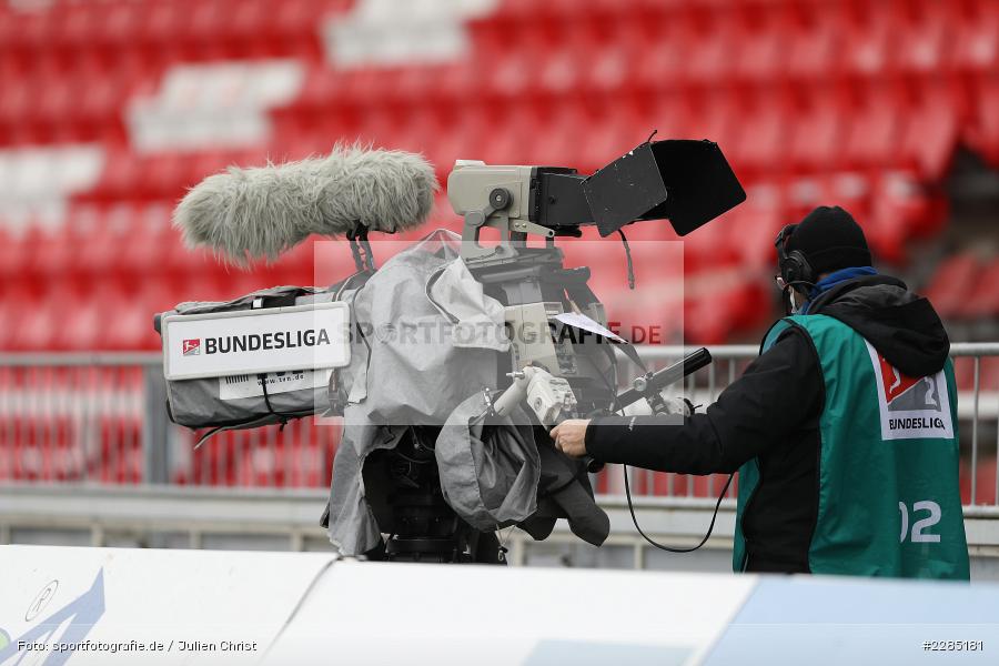 Übertragung, Sportcast, TV-Kamera, Symbolbild, FLYERALARM Arena, Würzburg, 22.11.2020, DFL, sport, action, Fussball, Deutschland, November 2020, Saison 2020/2021, 2. Bundesliga, Hannover 96, FC Würzburger Kickers - Bild-ID: 2285181