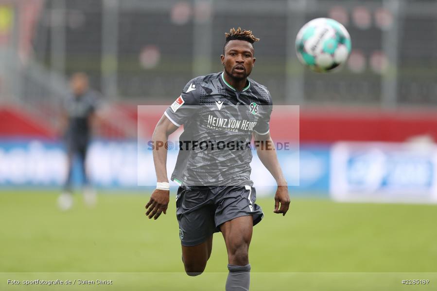 Patrick Twumasi, FLYERALARM Arena, Würzburg, 22.11.2020, DFL, sport, action, Fussball, Deutschland, November 2020, Saison 2020/2021, 2. Bundesliga, Hannover 96, FC Würzburger Kickers - Bild-ID: 2285189 Patrick Twumasi, FLYERALARM Arena, Würzburg, 22.11.2020, DFL, sport, action, Fussball, Deutschland, November 2020, Saison 2020/2021, 2. Bundesliga, Hannover 96, FC Würzburger Kickers - Bild-ID: 2285189