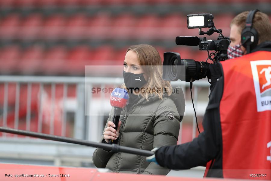 sky sport, Nele Schenker, FLYERALARM Arena, Würzburg, 22.11.2020, DFL, sport, action, Fussball, Deutschland, November 2020, Saison 2020/2021, 2. Bundesliga, Hannover 96, FC Würzburger Kickers - Bild-ID: 2285197 sky sport, Nele Schenker, FLYERALARM Arena, Würzburg, 22.11.2020, DFL, sport, action, Fussball, Deutschland, November 2020, Saison 2020/2021, 2. Bundesliga, Hannover 96, FC Würzburger Kickers - Bild-ID: 2285197