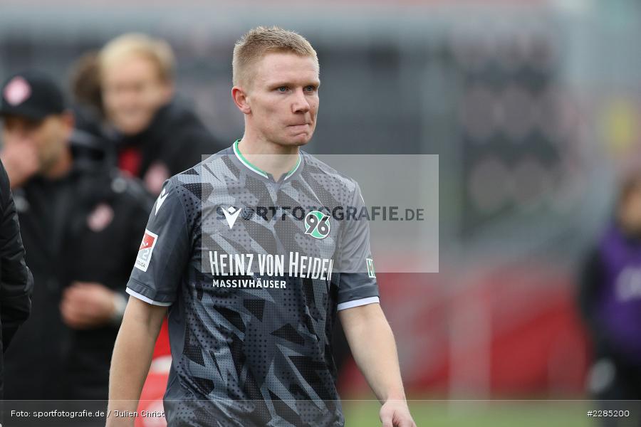 Philipp Ochs, FLYERALARM Arena, Würzburg, 22.11.2020, DFL, sport, action, Fussball, Deutschland, November 2020, Saison 2020/2021, 2. Bundesliga, Hannover 96, FC Würzburger Kickers - Bild-ID: 2285200 Philipp Ochs, FLYERALARM Arena, Würzburg, 22.11.2020, DFL, sport, action, Fussball, Deutschland, November 2020, Saison 2020/2021, 2. Bundesliga, Hannover 96, FC Würzburger Kickers - Bild-ID: 2285200