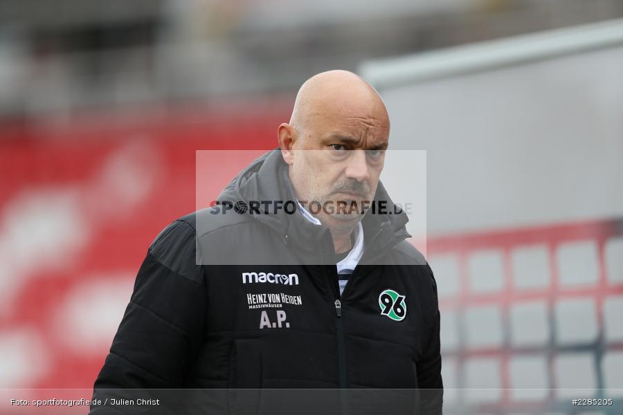 Mannschaftsarzt, Prof. Dr. Axel Partenheimer, FLYERALARM Arena, Würzburg, 22.11.2020, DFL, sport, action, Fussball, Deutschland, November 2020, Saison 2020/2021, 2. Bundesliga, Hannover 96, FC Würzburger Kickers - Bild-ID: 2285205 Mannschaftsarzt, Prof. Dr. Axel Partenheimer, FLYERALARM Arena, Würzburg, 22.11.2020, DFL, sport, action, Fussball, Deutschland, November 2020, Saison 2020/2021, 2. Bundesliga, Hannover 96, FC Würzburger Kickers - Bild-ID: 2285205