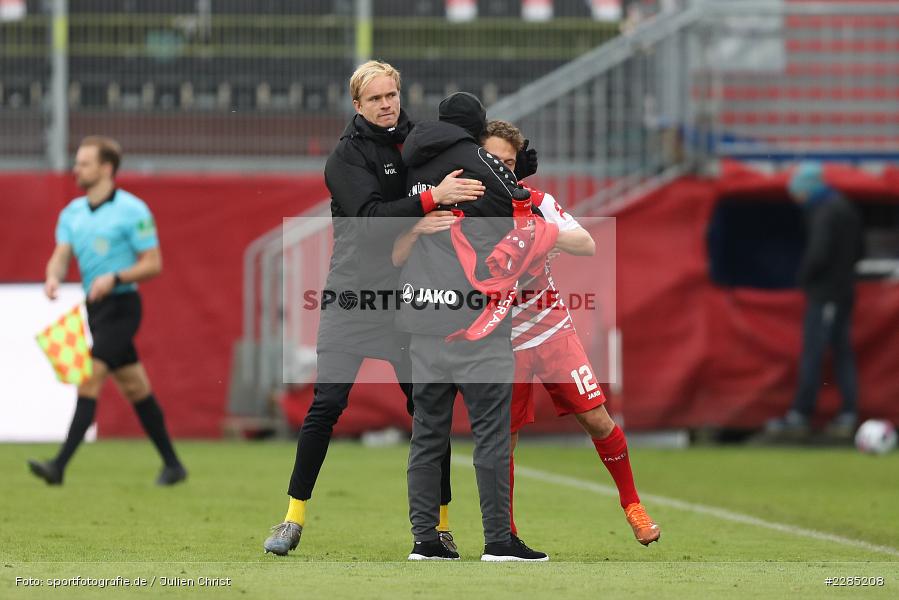 Benjamin Sachs, Patrick Sontheimer, Hendrik Bonmann, FLYERALARM Arena, Würzburg, 22.11.2020, DFL, sport, action, Fussball, Deutschland, November 2020, Saison 2020/2021, 2. Bundesliga, Hannover 96, FC Würzburger Kickers - Bild-ID: 2285208 Benjamin Sachs, Patrick Sontheimer, Hendrik Bonmann, FLYERALARM Arena, Würzburg, 22.11.2020, DFL, sport, action, Fussball, Deutschland, November 2020, Saison 2020/2021, 2. Bundesliga, Hannover 96, FC Würzburger Kickers - Bild-ID: 2285208