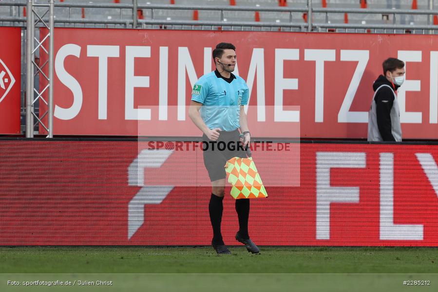 Schiedsrichter, Roman Potemkin, FLYERALARM Arena, Würzburg, 22.11.2020, DFL, sport, action, Fussball, Deutschland, November 2020, Saison 2020/2021, 2. Bundesliga, Hannover 96, FC Würzburger Kickers - Bild-ID: 2285212 Schiedsrichter, Roman Potemkin, FLYERALARM Arena, Würzburg, 22.11.2020, DFL, sport, action, Fussball, Deutschland, November 2020, Saison 2020/2021, 2. Bundesliga, Hannover 96, FC Würzburger Kickers - Bild-ID: 2285212