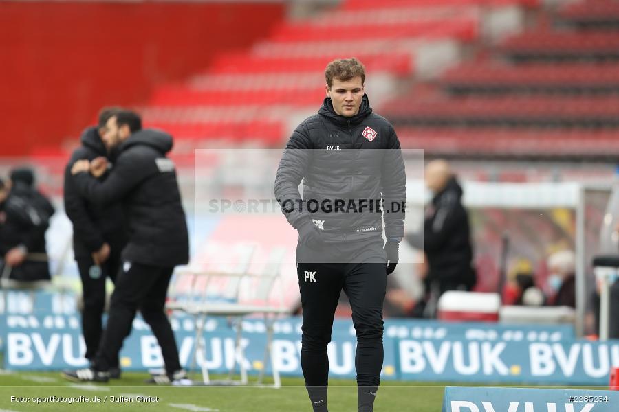 Athletiktrainer, Philipp Kunz, FLYERALARM Arena, Würzburg, 22.11.2020, DFL, sport, action, Fussball, Deutschland, November 2020, Saison 2020/2021, 2. Bundesliga, Hannover 96, FC Würzburger Kickers - Bild-ID: 2285234 Athletiktrainer, Philipp Kunz, FLYERALARM Arena, Würzburg, 22.11.2020, DFL, sport, action, Fussball, Deutschland, November 2020, Saison 2020/2021, 2. Bundesliga, Hannover 96, FC Würzburger Kickers - Bild-ID: 2285234