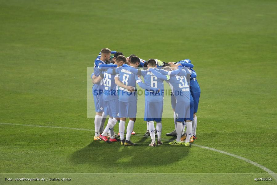 Kreis, Team, Mannschaftskreis, Merck-Stadion am Böllenfalltor, Darmstadt, 27.11.2020, DFL, sport, action, Fussball, Deutschland, November 2020, Saison 2020/2021, 2. Bundesliga, Eintracht Braunschweig, SV Darmstadt 98 - Bild-ID: 2285258 Kreis, Team, Mannschaftskreis, Merck-Stadion am Böllenfalltor, Darmstadt, 27.11.2020, DFL, sport, action, Fussball, Deutschland, November 2020, Saison 2020/2021, 2. Bundesliga, Eintracht Braunschweig, SV Darmstadt 98 - Bild-ID: 2285258