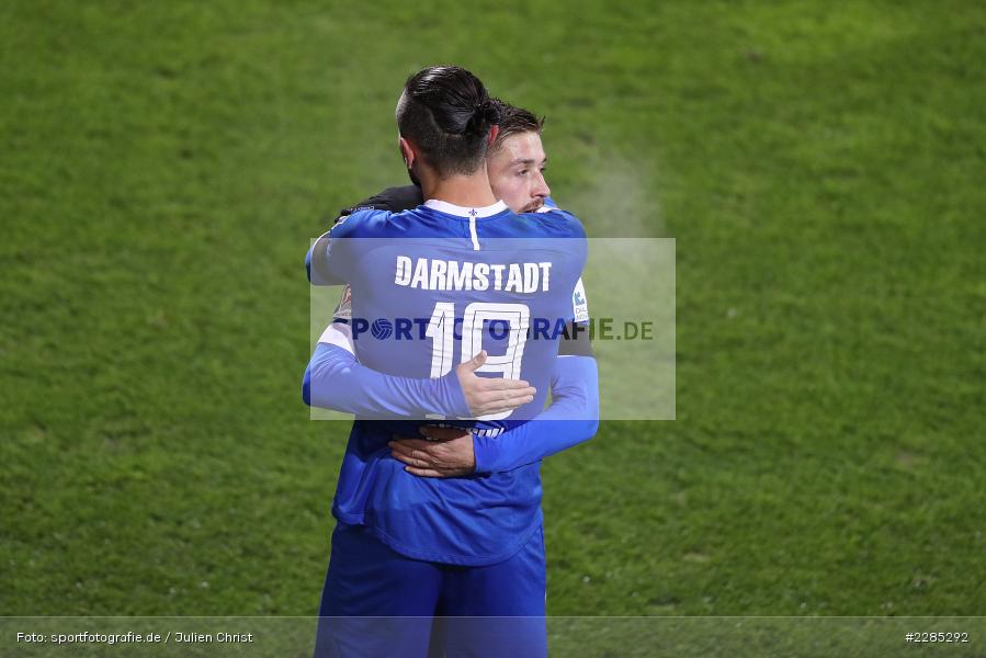 Jubeln, Serdar Dursun, Marvin Mehlem, Merck-Stadion am Böllenfalltor, Darmstadt, 27.11.2020, DFL, sport, action, Fussball, Deutschland, November 2020, Saison 2020/2021, 2. Bundesliga, Eintracht Braunschweig, SV Darmstadt 98 - Bild-ID: 2285292 Jubeln, Serdar Dursun, Marvin Mehlem, Merck-Stadion am Böllenfalltor, Darmstadt, 27.11.2020, DFL, sport, action, Fussball, Deutschland, November 2020, Saison 2020/2021, 2. Bundesliga, Eintracht Braunschweig, SV Darmstadt 98 - Bild-ID: 2285292
