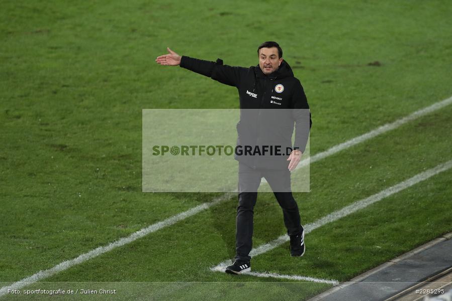 unzufrieden, Hände, gestikuliert, Daniel Meyer, Merck-Stadion am Böllenfalltor, Darmstadt, 27.11.2020, DFL, sport, action, Fussball, Deutschland, November 2020, Saison 2020/2021, 2. Bundesliga, Eintracht Braunschweig, SV Darmstadt 98 - Bild-ID: 2285295