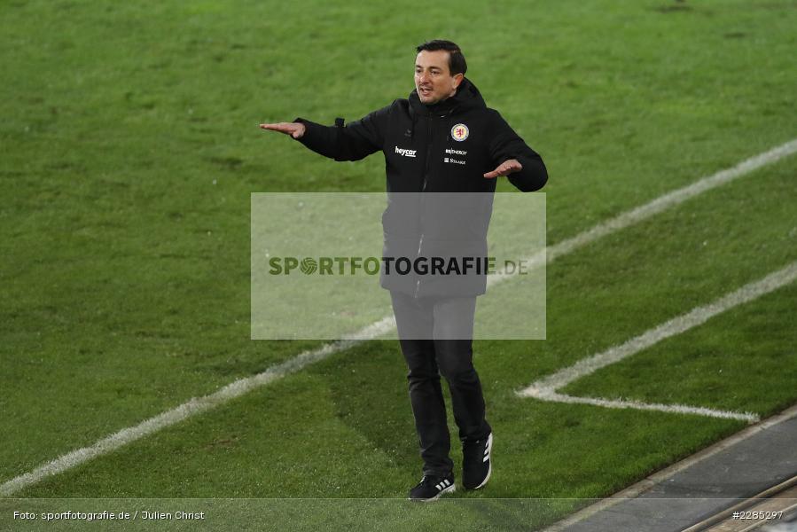unzufrieden, Hände, gestikuliert, Daniel Meyer, Merck-Stadion am Böllenfalltor, Darmstadt, 27.11.2020, DFL, sport, action, Fussball, Deutschland, November 2020, Saison 2020/2021, 2. Bundesliga, Eintracht Braunschweig, SV Darmstadt 98 - Bild-ID: 2285297 unzufrieden, Hände, gestikuliert, Daniel Meyer, Merck-Stadion am Böllenfalltor, Darmstadt, 27.11.2020, DFL, sport, action, Fussball, Deutschland, November 2020, Saison 2020/2021, 2. Bundesliga, Eintracht Braunschweig, SV Darmstadt 98 - Bild-ID: 2285297