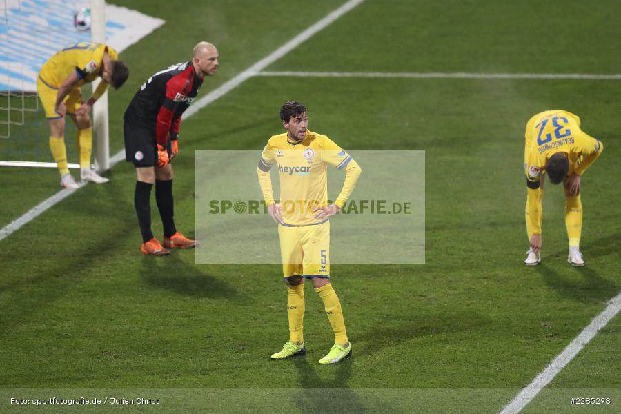 enttäuscht, Fassungslos, Michael Schultz, Torwart Felix Dornebusch, Benjamin Kessel, Merck-Stadion am Böllenfalltor, Darmstadt, 27.11.2020, DFL, sport, action, Fussball, Deutschland, November 2020, Saison 2020/2021, 2. Bundesliga, Eintracht Braunschweig, SV Darmstadt 98 - Bild-ID: 2285298 enttäuscht, Fassungslos, Michael Schultz, Torwart Felix Dornebusch, Benjamin Kessel, Merck-Stadion am Böllenfalltor, Darmstadt, 27.11.2020, DFL, sport, action, Fussball, Deutschland, November 2020, Saison 2020/2021, 2. Bundesliga, Eintracht Braunschweig, SV Darmstadt 98 - Bild-ID: 2285298
