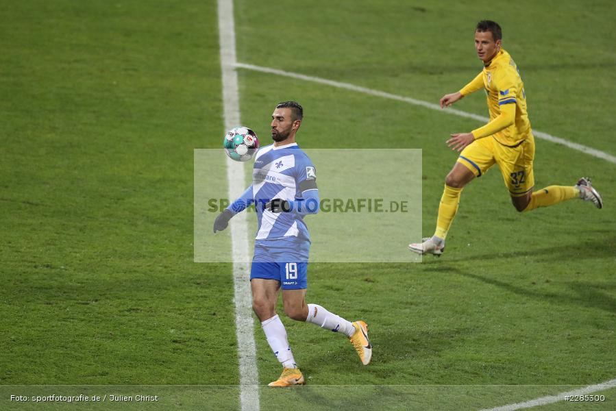 Michael Schultz, Serdar Dursun, Merck-Stadion am Böllenfalltor, Darmstadt, 27.11.2020, DFL, sport, action, Fussball, Deutschland, November 2020, Saison 2020/2021, 2. Bundesliga, Eintracht Braunschweig, SV Darmstadt 98 - Bild-ID: 2285300 Michael Schultz, Serdar Dursun, Merck-Stadion am Böllenfalltor, Darmstadt, 27.11.2020, DFL, sport, action, Fussball, Deutschland, November 2020, Saison 2020/2021, 2. Bundesliga, Eintracht Braunschweig, SV Darmstadt 98 - Bild-ID: 2285300