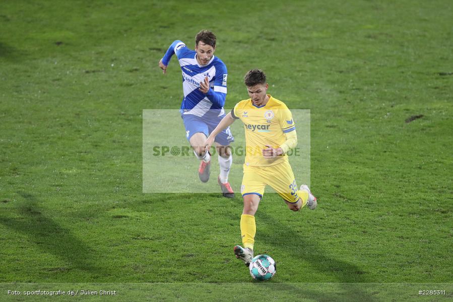 Matthias Bader, Patrick Kammerbauer, Merck-Stadion am Böllenfalltor, Darmstadt, 27.11.2020, DFL, sport, action, Fussball, Deutschland, November 2020, Saison 2020/2021, 2. Bundesliga, Eintracht Braunschweig, SV Darmstadt 98 - Bild-ID: 2285311 Matthias Bader, Patrick Kammerbauer, Merck-Stadion am Böllenfalltor, Darmstadt, 27.11.2020, DFL, sport, action, Fussball, Deutschland, November 2020, Saison 2020/2021, 2. Bundesliga, Eintracht Braunschweig, SV Darmstadt 98 - Bild-ID: 2285311