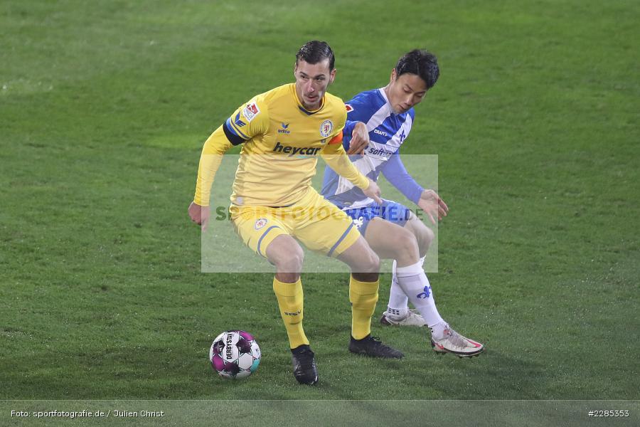 Seung-ho Paik, Dominik Wydra, Merck-Stadion am Böllenfalltor, Darmstadt, 27.11.2020, DFL, sport, action, Fussball, Deutschland, November 2020, Saison 2020/2021, 2. Bundesliga, Eintracht Braunschweig, SV Darmstadt 98 - Bild-ID: 2285353 Seung-ho Paik, Dominik Wydra, Merck-Stadion am Böllenfalltor, Darmstadt, 27.11.2020, DFL, sport, action, Fussball, Deutschland, November 2020, Saison 2020/2021, 2. Bundesliga, Eintracht Braunschweig, SV Darmstadt 98 - Bild-ID: 2285353