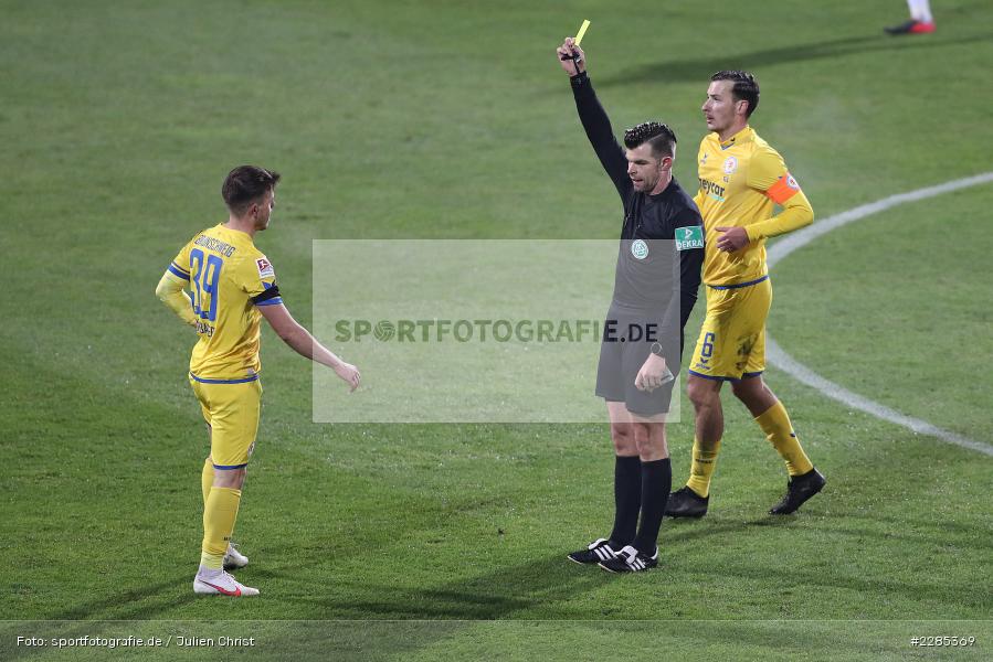 Gelbe Karte, Alexander Sather, Patrick Kammerbauer, Merck-Stadion am Böllenfalltor, Darmstadt, 27.11.2020, DFL, sport, action, Fussball, Deutschland, November 2020, Saison 2020/2021, 2. Bundesliga, Eintracht Braunschweig, SV Darmstadt 98 - Bild-ID: 2285369 Gelbe Karte, Alexander Sather, Patrick Kammerbauer, Merck-Stadion am Böllenfalltor, Darmstadt, 27.11.2020, DFL, sport, action, Fussball, Deutschland, November 2020, Saison 2020/2021, 2. Bundesliga, Eintracht Braunschweig, SV Darmstadt 98 - Bild-ID: 2285369