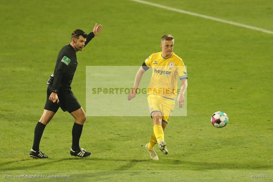 Vorteil, Alexander Sather, Felix Kroos, Merck-Stadion am Böllenfalltor, Darmstadt, 27.11.2020, DFL, sport, action, Fussball, Deutschland, November 2020, Saison 2020/2021, 2. Bundesliga, Eintracht Braunschweig, SV Darmstadt 98 - Bild-ID: 2285373 Vorteil, Alexander Sather, Felix Kroos, Merck-Stadion am Böllenfalltor, Darmstadt, 27.11.2020, DFL, sport, action, Fussball, Deutschland, November 2020, Saison 2020/2021, 2. Bundesliga, Eintracht Braunschweig, SV Darmstadt 98 - Bild-ID: 2285373