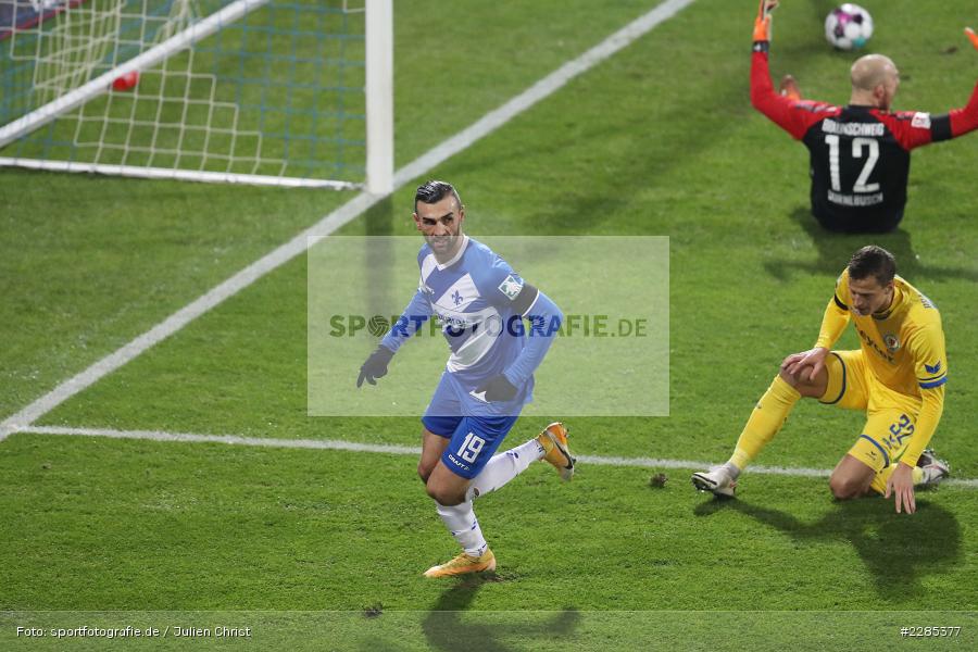 Felix Dornebusch, Michael Schultz, Serdar Dursun, Merck-Stadion am Böllenfalltor, Darmstadt, 27.11.2020, DFL, sport, action, Fussball, Deutschland, November 2020, Saison 2020/2021, 2. Bundesliga, Eintracht Braunschweig, SV Darmstadt 98 - Bild-ID: 2285377 Felix Dornebusch, Michael Schultz, Serdar Dursun, Merck-Stadion am Böllenfalltor, Darmstadt, 27.11.2020, DFL, sport, action, Fussball, Deutschland, November 2020, Saison 2020/2021, 2. Bundesliga, Eintracht Braunschweig, SV Darmstadt 98 - Bild-ID: 2285377