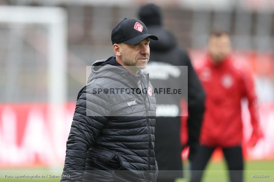 Trainer, Bernhard Trares, FLYERALARM Arena, Würzburg, 06.12.2020, DFL, sport, action, Fussball, Deutschland, Dezember 2020, Saison 2020/2021, 2. Bundesliga, SV Sandhausen, FC Würzburger Kickers - Bild-ID: 2285419 Trainer, Bernhard Trares, FLYERALARM Arena, Würzburg, 06.12.2020, DFL, sport, action, Fussball, Deutschland, Dezember 2020, Saison 2020/2021, 2. Bundesliga, SV Sandhausen, FC Würzburger Kickers - Bild-ID: 2285419