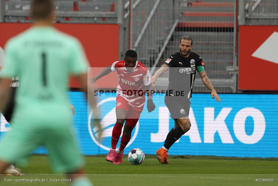 Dennis Diekmeier, Leroy Kwadwo, FLYERALARM Arena, Würzburg, 06.12.2020, DFL, sport, action, Fussball, Deutschland, Dezember 2020, Saison 2020/2021, 2. Bundesliga, SV Sandhausen, FC Würzburger Kickers - Bild-ID: 2285425