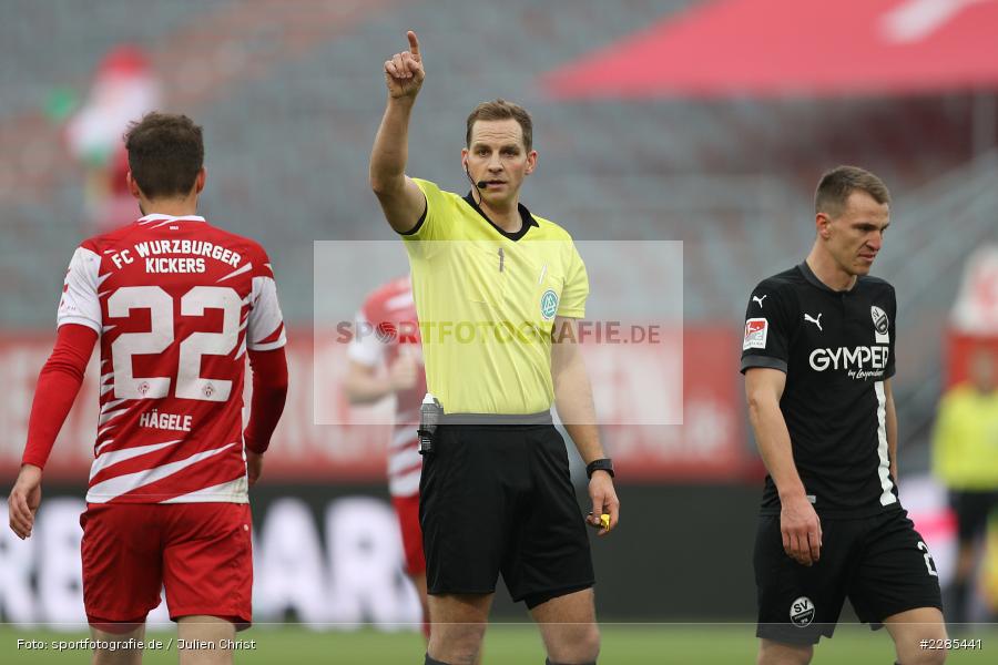 Schiedsrichter, Sören Storks, FLYERALARM Arena, Würzburg, 06.12.2020, DFL, sport, action, Fussball, Deutschland, Dezember 2020, Saison 2020/2021, 2. Bundesliga, SV Sandhausen, FC Würzburger Kickers - Bild-ID: 2285441 Schiedsrichter, Sören Storks, FLYERALARM Arena, Würzburg, 06.12.2020, DFL, sport, action, Fussball, Deutschland, Dezember 2020, Saison 2020/2021, 2. Bundesliga, SV Sandhausen, FC Würzburger Kickers - Bild-ID: 2285441