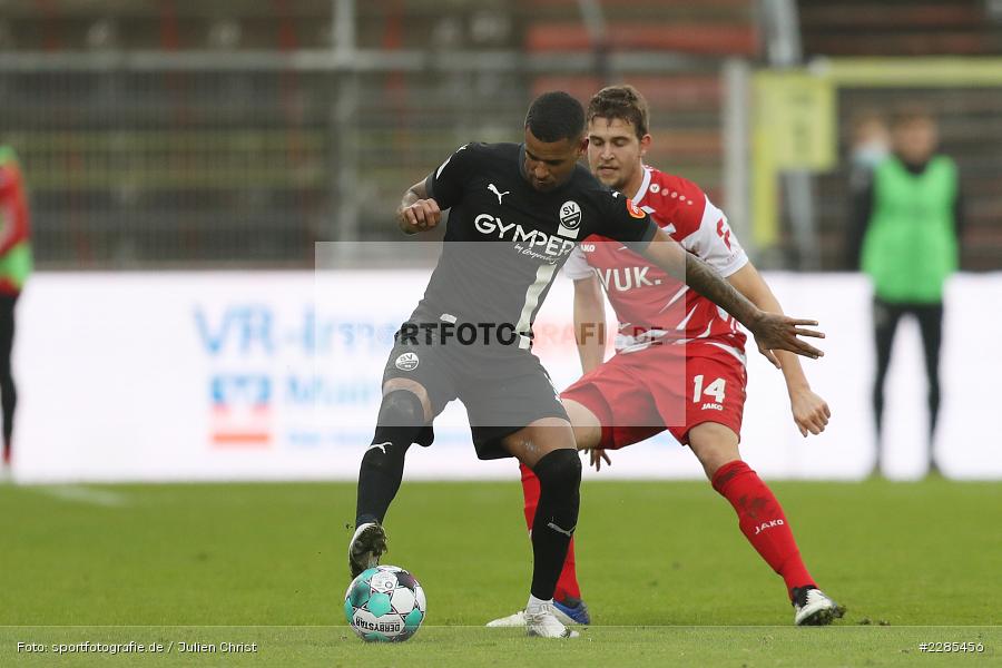 Hendrik Hansen, Daniel Keita Ruel, FLYERALARM Arena, Würzburg, 06.12.2020, DFL, sport, action, Fussball, Deutschland, Dezember 2020, Saison 2020/2021, 2. Bundesliga, SV Sandhausen, FC Würzburger Kickers - Bild-ID: 2285456