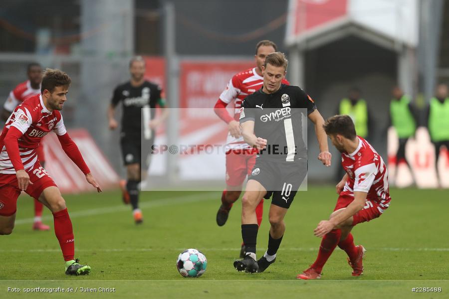 Daniel Hägele, Dominik Meisel, Julius Biada, FLYERALARM Arena, Würzburg, 06.12.2020, DFL, sport, action, Fussball, Deutschland, Dezember 2020, Saison 2020/2021, 2. Bundesliga, SV Sandhausen, FC Würzburger Kickers - Bild-ID: 2285488