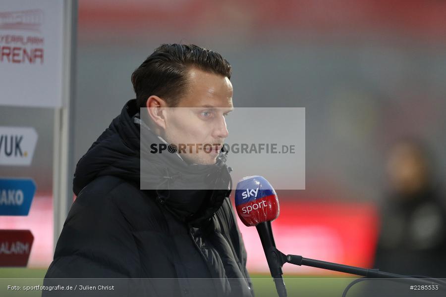 Vorstand Sport, sky sport, Interview, Sebastian Schuppan, FLYERALARM Arena, Würzburg, 06.12.2020, DFL, sport, action, Fussball, Deutschland, Dezember 2020, Saison 2020/2021, 2. Bundesliga, SV Sandhausen, FC Würzburger Kickers - Bild-ID: 2285533