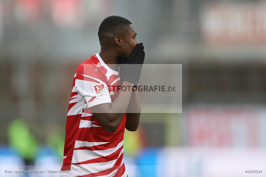 Gesicht, Hände, Leroy Kwadwo, FLYERALARM Arena, Würzburg, 06.12.2020, DFL, sport, action, Fussball, Deutschland, Dezember 2020, Saison 2020/2021, 2. Bundesliga, SV Sandhausen, FC Würzburger Kickers - Bild-ID: 2285561