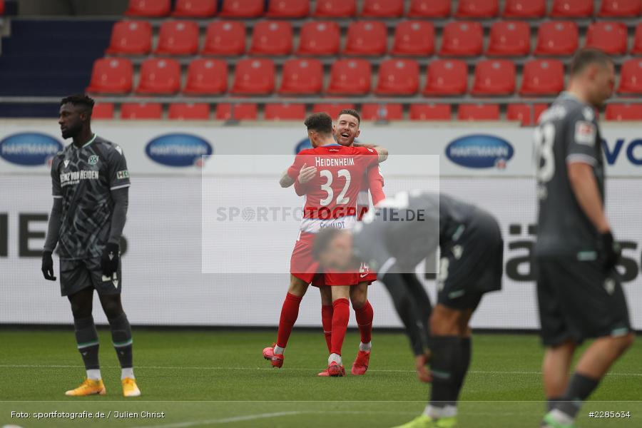 Patrick Schmidt, Christian Kühlwetter, Voith-Arena, Heidenheim, 12.12.2020, DFL, sport, action, Fussball, Deutschland, Dezember 2020, Saison 2020/2021, 2. Bundesliga, Hannover 96, 1. FC Heidenheim 1846 - Bild-ID: 2285634