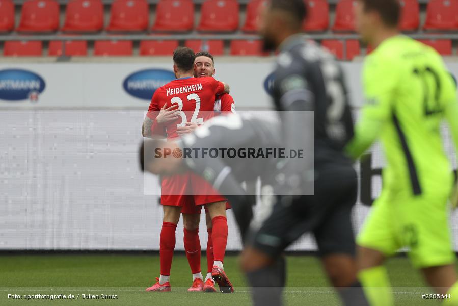 Patrick Schmidt, Christian Kühlwetter, Voith-Arena, Heidenheim, 12.12.2020, DFL, sport, action, Fussball, Deutschland, Dezember 2020, Saison 2020/2021, 2. Bundesliga, Hannover 96, 1. FC Heidenheim 1846 - Bild-ID: 2285641