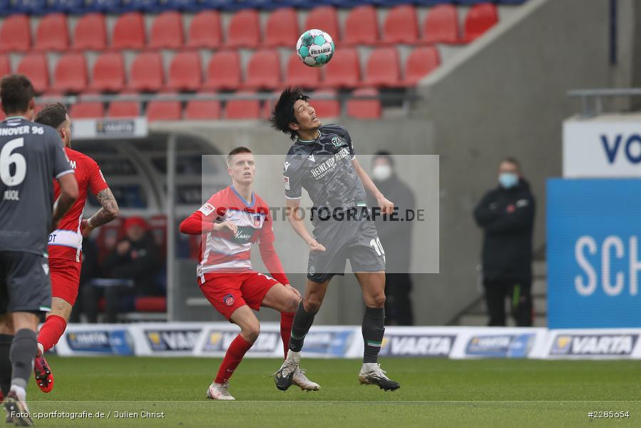 Dzenis Burnic, Genki Haraguchi, Voith-Arena, Heidenheim, 12.12.2020, DFL, sport, action, Fussball, Deutschland, Dezember 2020, Saison 2020/2021, 2. Bundesliga, Hannover 96, 1. FC Heidenheim 1846 - Bild-ID: 2285654 Dzenis Burnic, Genki Haraguchi, Voith-Arena, Heidenheim, 12.12.2020, DFL, sport, action, Fussball, Deutschland, Dezember 2020, Saison 2020/2021, 2. Bundesliga, Hannover 96, 1. FC Heidenheim 1846 - Bild-ID: 2285654