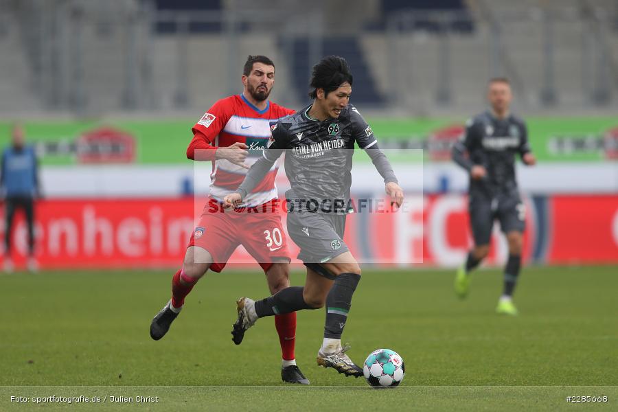 Norman Theuerkauf, Genki Haraguchi, Voith-Arena, Heidenheim, 12.12.2020, DFL, sport, action, Fussball, Deutschland, Dezember 2020, Saison 2020/2021, 2. Bundesliga, Hannover 96, 1. FC Heidenheim 1846 - Bild-ID: 2285668 Norman Theuerkauf, Genki Haraguchi, Voith-Arena, Heidenheim, 12.12.2020, DFL, sport, action, Fussball, Deutschland, Dezember 2020, Saison 2020/2021, 2. Bundesliga, Hannover 96, 1. FC Heidenheim 1846 - Bild-ID: 2285668