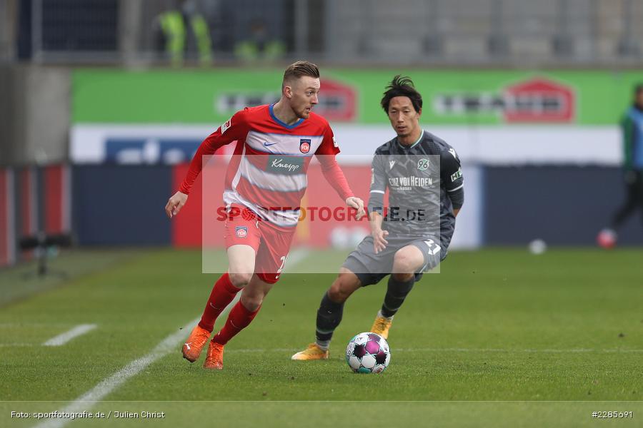 Sei Muroya, Tobias Mohr, Voith-Arena, Heidenheim, 12.12.2020, DFL, sport, action, Fussball, Deutschland, Dezember 2020, Saison 2020/2021, 2. Bundesliga, Hannover 96, 1. FC Heidenheim 1846 - Bild-ID: 2285691 Sei Muroya, Tobias Mohr, Voith-Arena, Heidenheim, 12.12.2020, DFL, sport, action, Fussball, Deutschland, Dezember 2020, Saison 2020/2021, 2. Bundesliga, Hannover 96, 1. FC Heidenheim 1846 - Bild-ID: 2285691