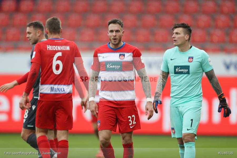Patrick Mainka, Kevin Müller, Patrick Schmidt, Voith-Arena, Heidenheim, 12.12.2020, DFL, sport, action, Fussball, Deutschland, Dezember 2020, Saison 2020/2021, 2. Bundesliga, Hannover 96, 1. FC Heidenheim 1846 - Bild-ID: 2285735 Patrick Mainka, Kevin Müller, Patrick Schmidt, Voith-Arena, Heidenheim, 12.12.2020, DFL, sport, action, Fussball, Deutschland, Dezember 2020, Saison 2020/2021, 2. Bundesliga, Hannover 96, 1. FC Heidenheim 1846 - Bild-ID: 2285735