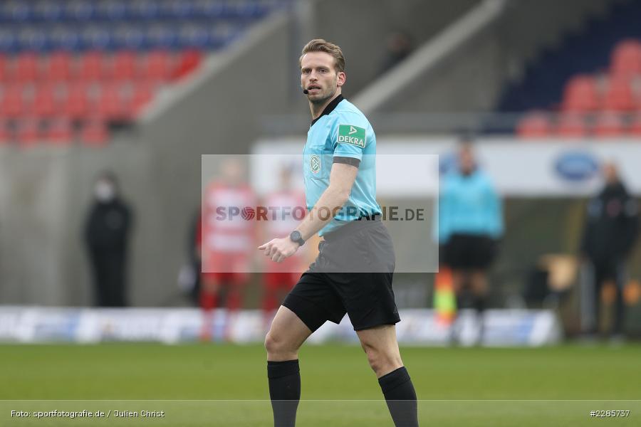 FV Niederrhein, Schiedsrichter, Sven Waschitzki, Voith-Arena, Heidenheim, 12.12.2020, DFL, sport, action, Fussball, Deutschland, Dezember 2020, Saison 2020/2021, 2. Bundesliga, Hannover 96, 1. FC Heidenheim 1846 - Bild-ID: 2285737 FV Niederrhein, Schiedsrichter, Sven Waschitzki, Voith-Arena, Heidenheim, 12.12.2020, DFL, sport, action, Fussball, Deutschland, Dezember 2020, Saison 2020/2021, 2. Bundesliga, Hannover 96, 1. FC Heidenheim 1846 - Bild-ID: 2285737
