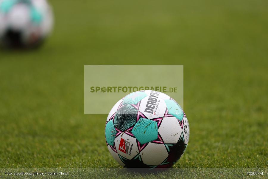 Derbystar, Symbolbild, Voith-Arena, Heidenheim, 12.12.2020, DFL, sport, action, Fussball, Deutschland, Dezember 2020, Saison 2020/2021, 2. Bundesliga, Hannover 96, 1. FC Heidenheim 1846 - Bild-ID: 2285774 Derbystar, Symbolbild, Voith-Arena, Heidenheim, 12.12.2020, DFL, sport, action, Fussball, Deutschland, Dezember 2020, Saison 2020/2021, 2. Bundesliga, Hannover 96, 1. FC Heidenheim 1846 - Bild-ID: 2285774