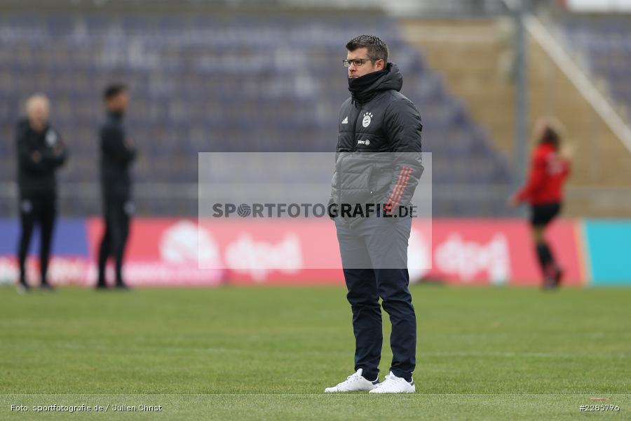 Trainer, Jens Scheuer, Stadion am Brentanobad, Frankfurt, 13.12.2020, DFL, sport, action, Fussball, Deutschland, Dezember 2020, Saison 2020/2021, Frauen-Bundesliga, FFBL, FLYERALARM Frauen-Bundesliga, FC Bayern München, Eintracht Frankfurt - Bild-ID: 2285796 Trainer, Jens Scheuer, Stadion am Brentanobad, Frankfurt, 13.12.2020, DFL, sport, action, Fussball, Deutschland, Dezember 2020, Saison 2020/2021, Frauen-Bundesliga, FFBL, FLYERALARM Frauen-Bundesliga, FC Bayern München, Eintracht Frankfurt - Bild-ID: 2285796